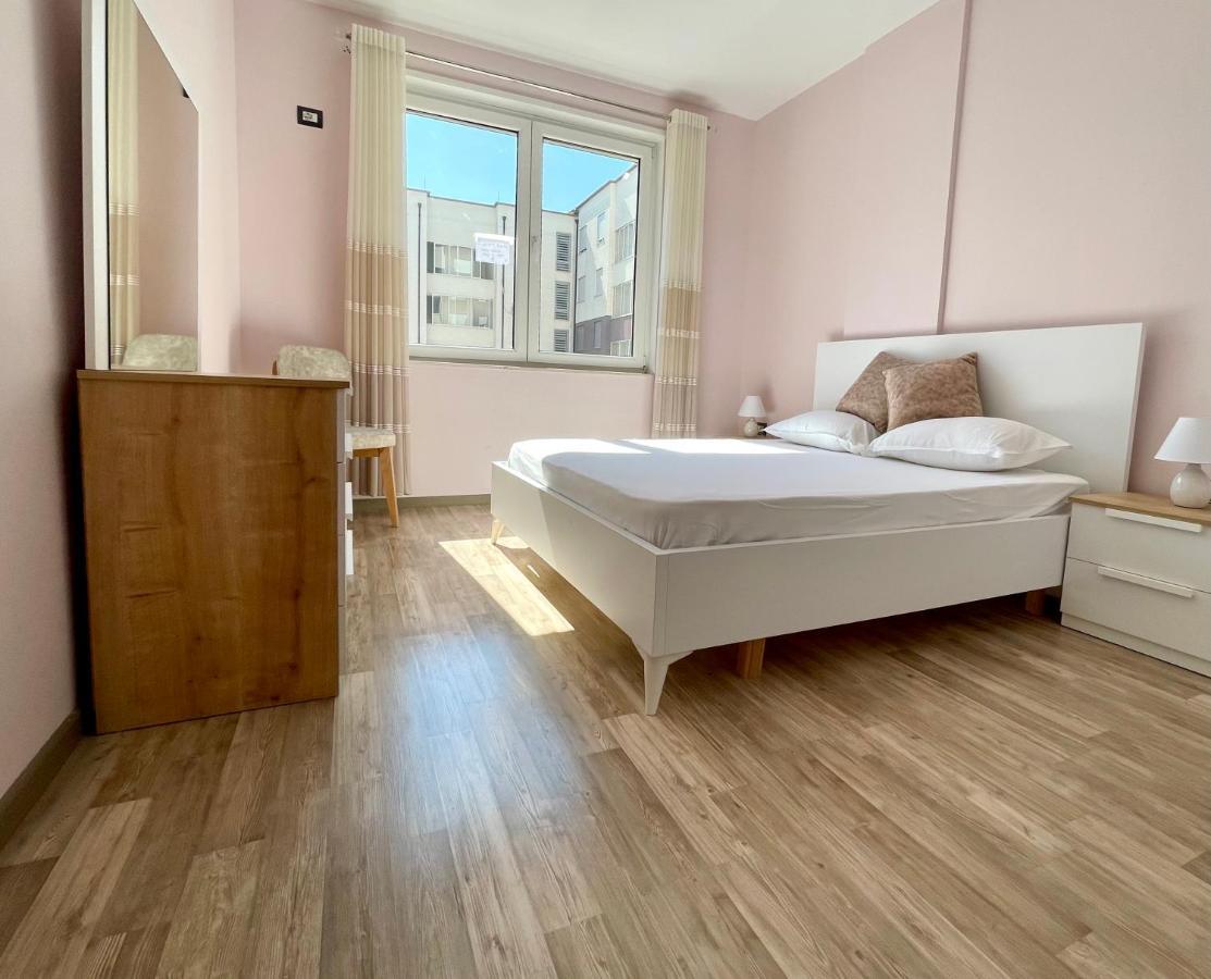 Modern & Cozy Apartment Tirana Bagian luar foto