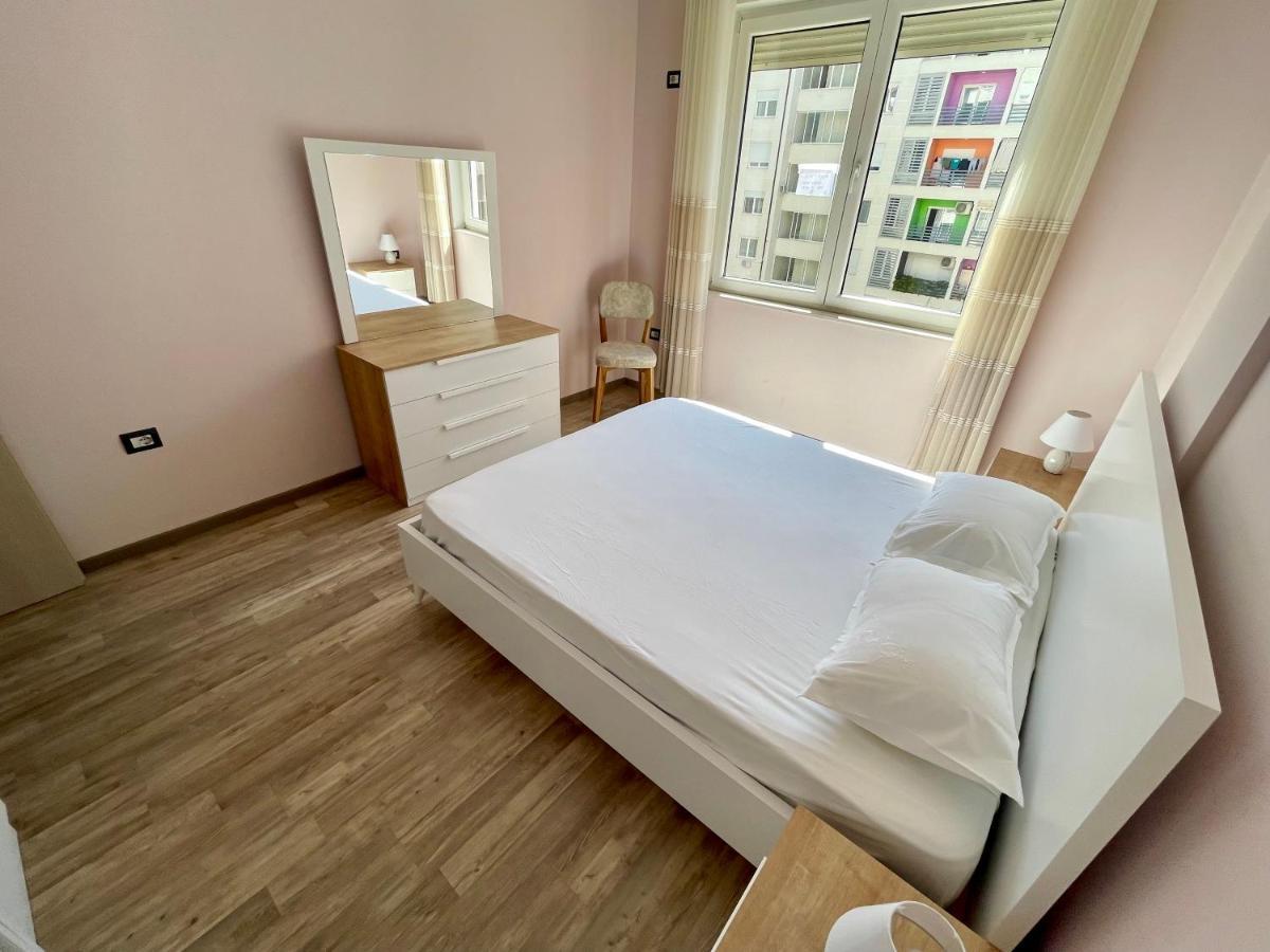 Modern & Cozy Apartment Tirana Bagian luar foto